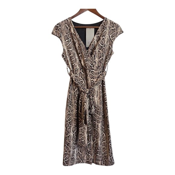 🔴 Blu Royal Womens Wrap Dress Animal Print Hits Around knees Midi Medium - Picture 1 of 14